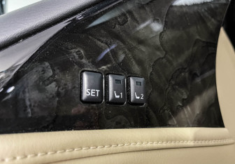 Подержанный автомобиль Infiniti QX80 2018 года (19 фото)