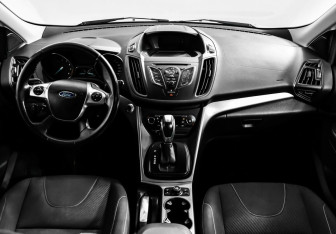 Подержанный автомобиль Ford Kuga 2014 года (8 фото)