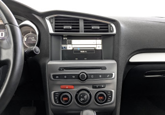 Подержанный автомобиль Citroen C4 Sedan 2018 года (17 фото)