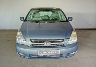 Подержанный автомобиль Kia Carnival 2007 года (2 фото)