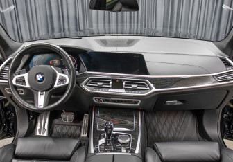 Подержанный автомобиль BMW X7 2020 года (16 фото)