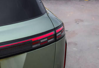 Подержанный автомобиль Jaecoo J7 2023 года (13 фото)