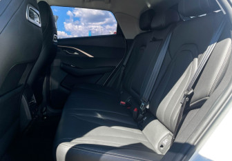 Подержанный автомобиль Omoda C5 2023 года (10 фото)
