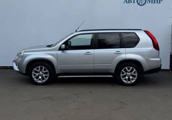 Подержанный автомобиль Nissan X-Trail 2013 года (5 фото)
