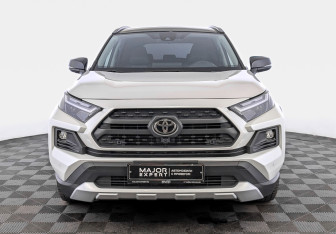 Подержанный автомобиль Toyota RAV4 2024 года (2 фото)