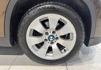 Подержанный автомобиль BMW X1 2013 года (8 фото)