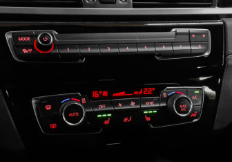 Подержанный автомобиль BMW X2 2020 года (17 фото)