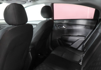 Подержанный автомобиль Kia Rio Sedan 2019 года (12 фото)