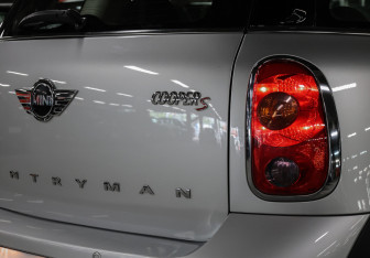 Подержанный автомобиль MINI Countryman 2013 года (23 фото)