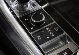 Подержанный автомобиль Land Rover Range Rover Sport 2013 года (18 фото)