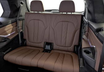 Подержанный автомобиль BMW X7 2020 года (28 фото)