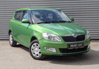 Подержанный автомобиль Skoda Fabia Hatchback 2012 года (3 фото)