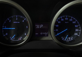 Подержанный автомобиль Toyota Land Cruiser Prado 2010 года (10 фото)
