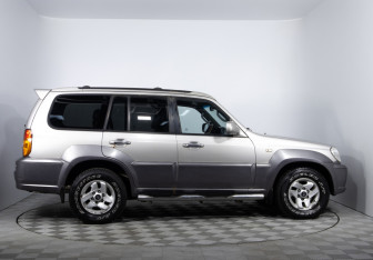 Подержанный автомобиль Hyundai Terracan 2004 года (4 фото)