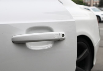 Подержанный автомобиль Audi RS 5 Coupe 2011 года (25 фото)