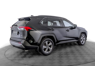 Подержанный автомобиль Toyota RAV4 2020 года (5 фото)
