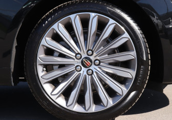 Новый Hongqi H9 2023 (30 фото)