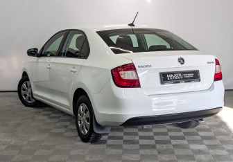 Подержанный автомобиль Skoda Rapid Liftback 2019 года (7 фото)