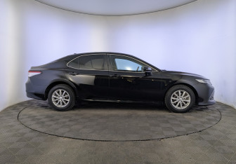 Подержанный автомобиль Toyota Camry Sedan 2020 года (4 фото)