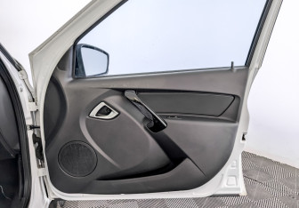 Подержанный автомобиль LADA (ВАЗ) Granta Liftback 2024 года (24 фото)