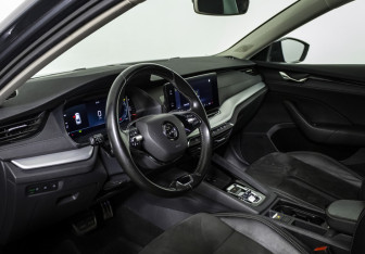 Подержанный автомобиль Skoda Octavia Liftback 2020 года (11 фото)
