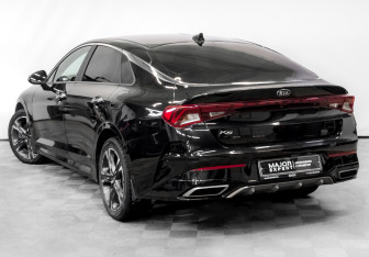 Подержанный автомобиль Kia K5 2020 года (7 фото)