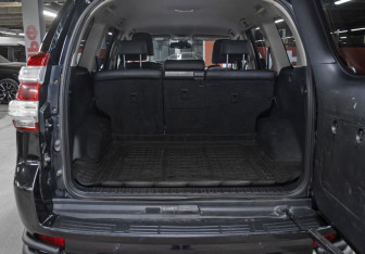 Подержанный автомобиль Toyota Land Cruiser Prado 2016 года (10 фото)