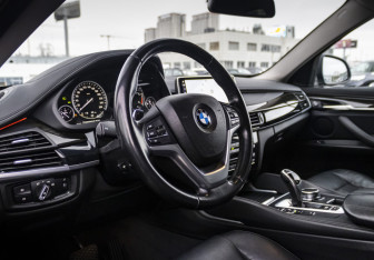 Подержанный автомобиль BMW X6 2019 года (13 фото)