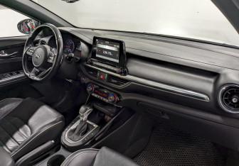 Подержанный автомобиль Kia Cerato Sedan 2020 года (21 фото)