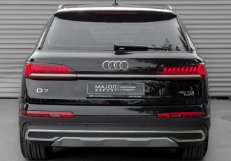 Подержанный автомобиль Audi Q7 2021 года (6 фото)