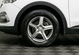 Подержанный автомобиль Hyundai Santa Fe 2018 года (9 фото)