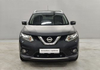 Подержанный автомобиль Nissan X-Trail 2015 года (2 фото)