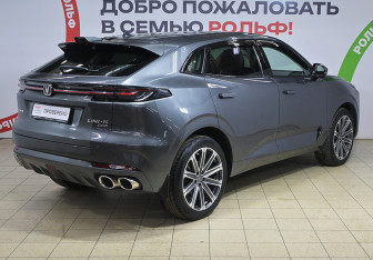 Подержанный автомобиль Changan UNI-K 2023 года (4 фото)