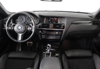 Подержанный автомобиль BMW X4 2016 года (11 фото)