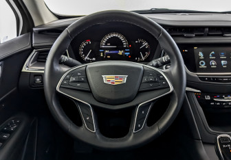 Подержанный автомобиль Cadillac XT5 2016 года (22 фото)