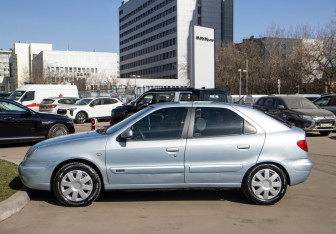 Подержанный автомобиль Citroen Xsara Hatchback 2002 года (6 фото)
