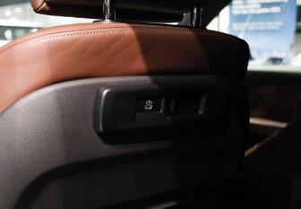 Подержанный автомобиль BMW X6 2020 года (8 фото)