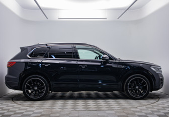 Подержанный автомобиль Volkswagen Touareg 2020 года (4 фото)