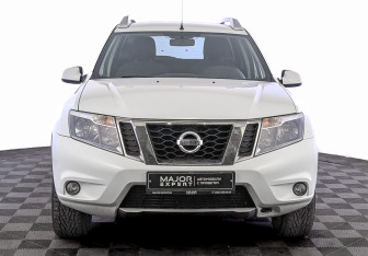 Подержанный автомобиль Nissan Terrano 2020 года (2 фото)
