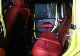 Подержанный автомобиль Jeep Wrangler 2023 года (12 фото)