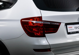 Подержанный автомобиль BMW X3 2016 года (16 фото)