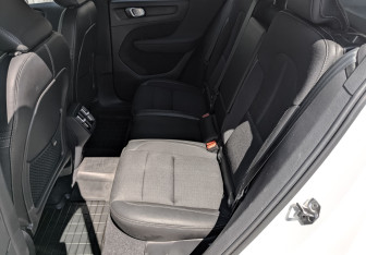 Подержанный автомобиль Volvo XC40 2020 года (18 фото)