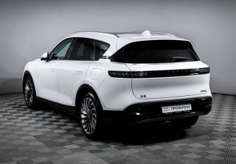 Подержанный автомобиль Voyah Free 2022 года (7 фото)