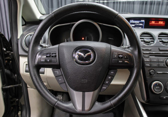 Подержанный автомобиль Mazda CX-7 2011 года (2 фото)