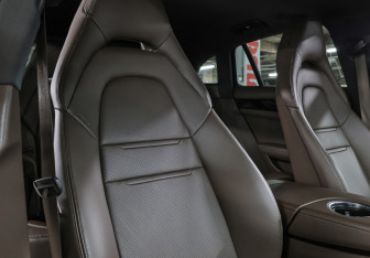 Подержанный автомобиль Porsche Panamera Wagon 2022 года (9 фото)