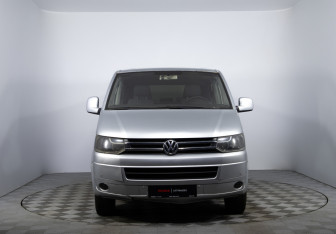 Подержанный автомобиль Volkswagen Multivan 2004 года (2 фото)