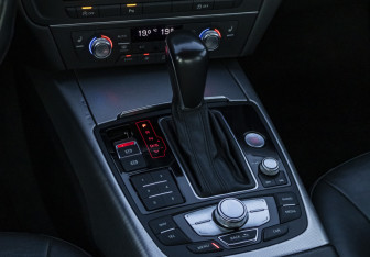 Подержанный автомобиль Audi A6 Sedan 2014 года (17 фото)