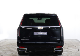 Подержанный автомобиль Cadillac Escalade Suv 2021 года (6 фото)