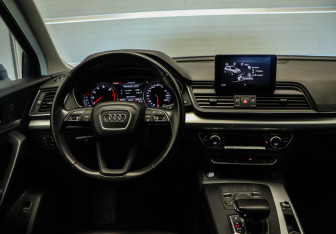 Подержанный автомобиль Audi Q5 2017 года (12 фото)