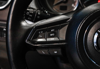 Подержанный автомобиль Mazda CX-9 2017 года (29 фото)